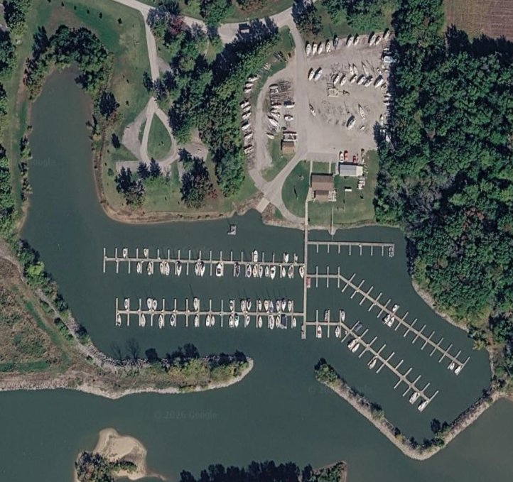 Boulder Marina floating docks on Carlyle Lake